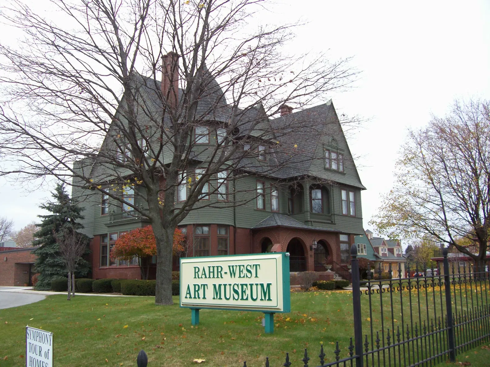 Rahr West Art Museum