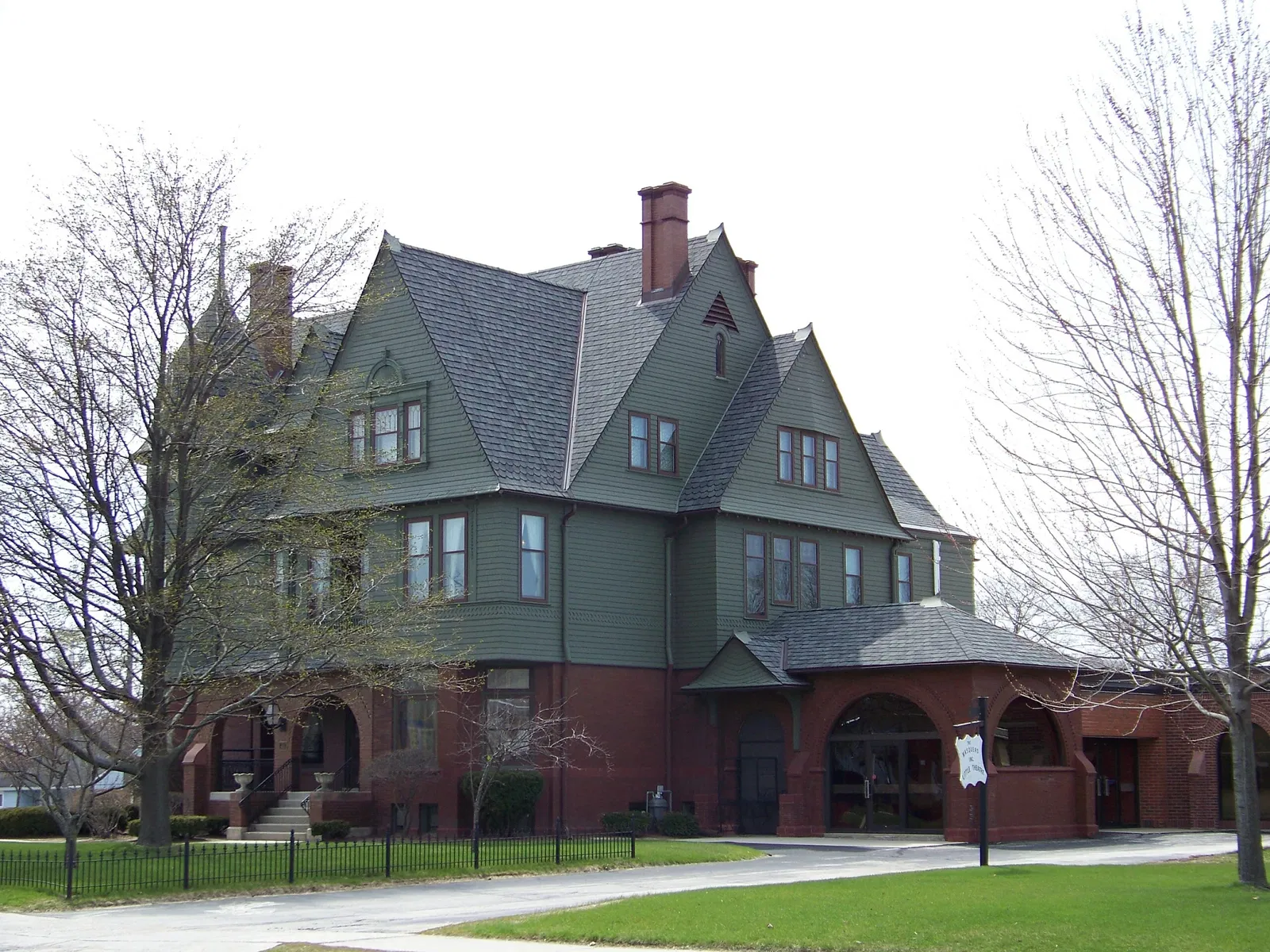 Rahr West Art Museum