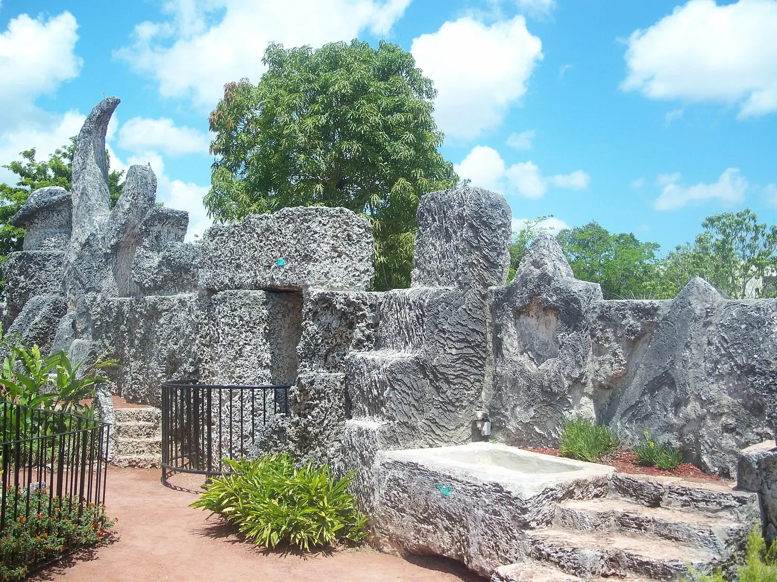 Coral Castle Museum