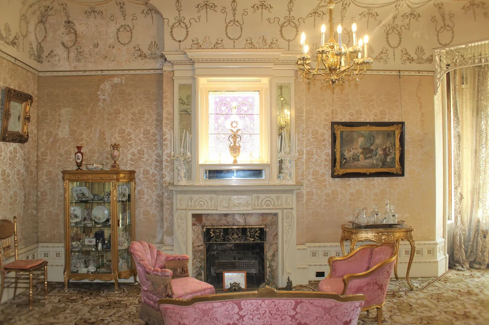 The 1890 House Museum