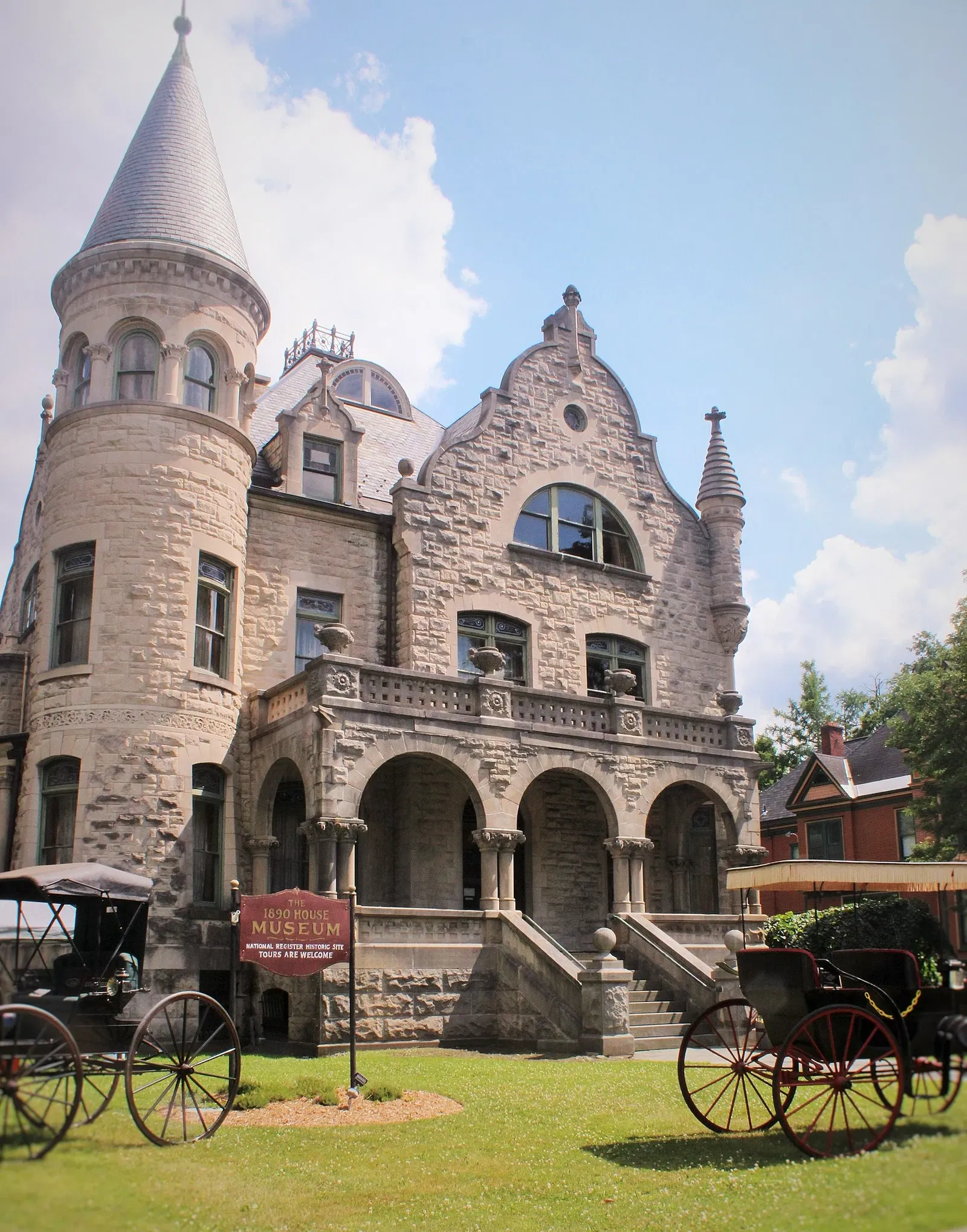 The 1890 House Museum