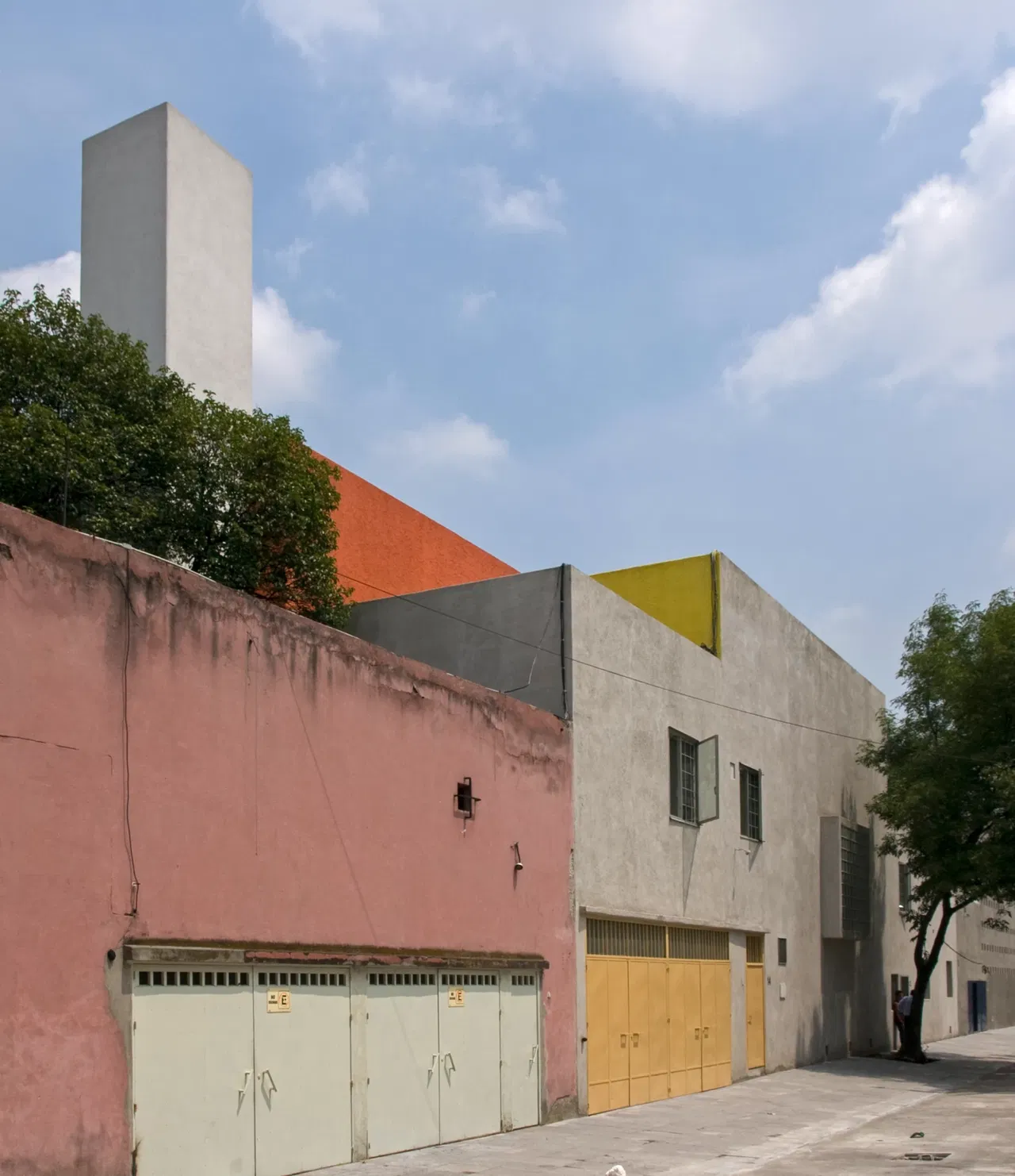 LUIS BARRAGÁN: HIS HOUSE with text by Daniel Garza Usabiaga