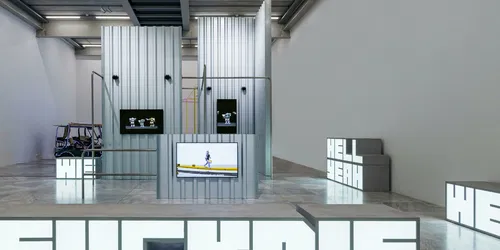 Hito Steyerl: Der Menschheit ging die Kugel durch das eine Ohr rein und durch das andere wieder raus