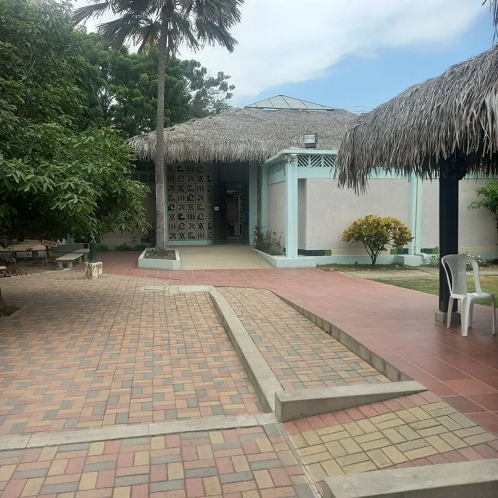 Museo Arqueológico Los Amantes de Sumpa