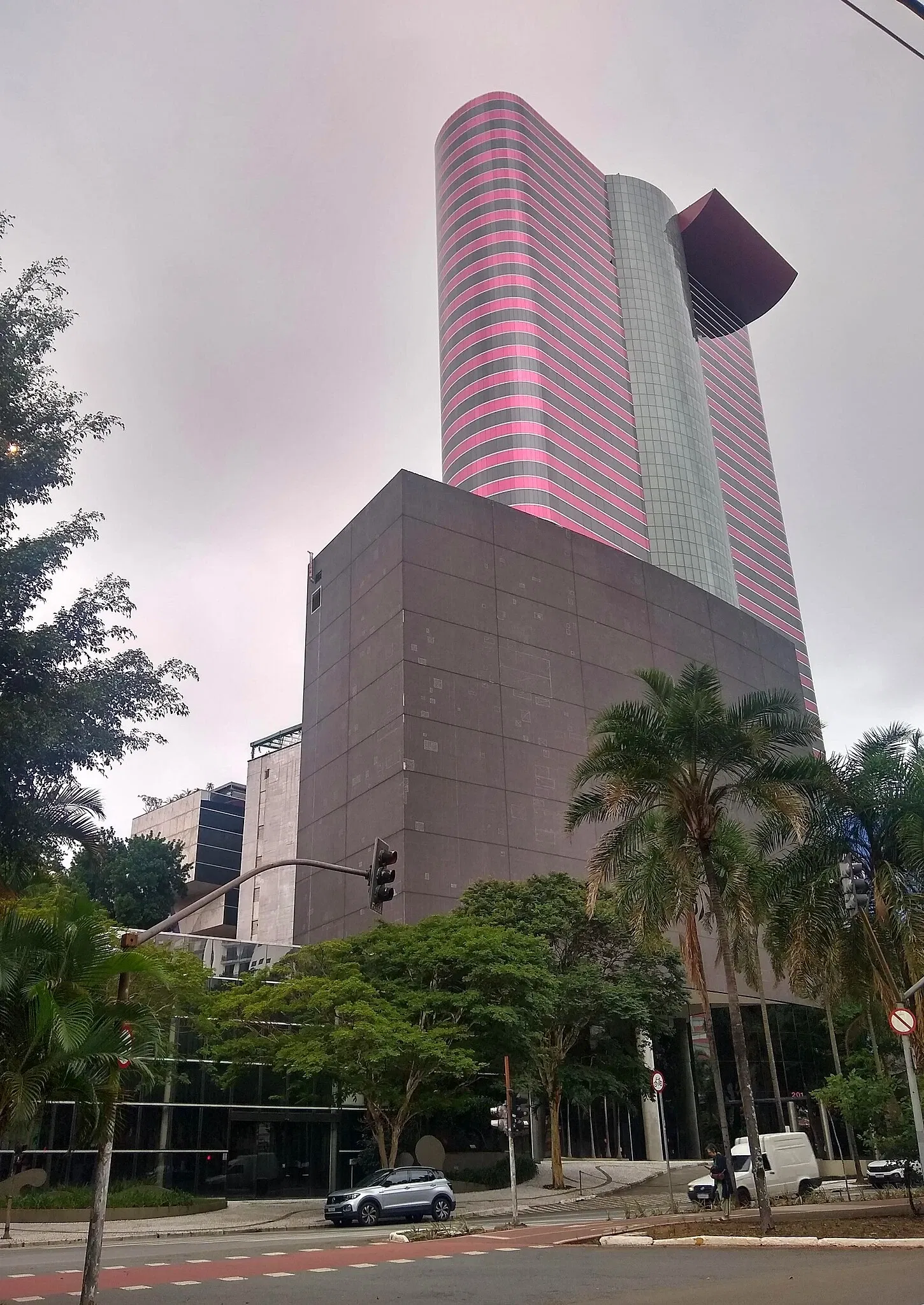 Tomie Ohtake Cultural Institute