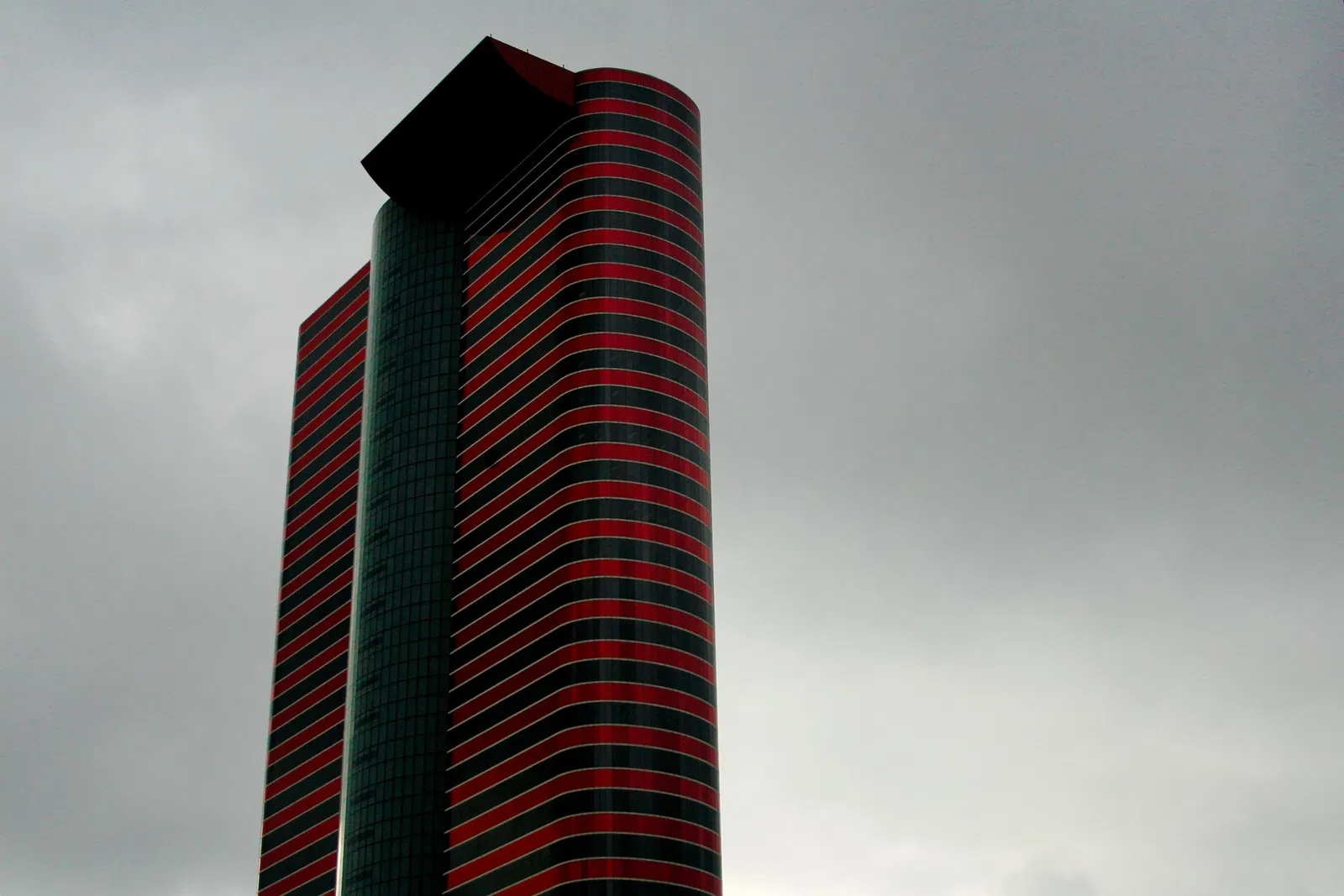 Tomie Ohtake Cultural Institute