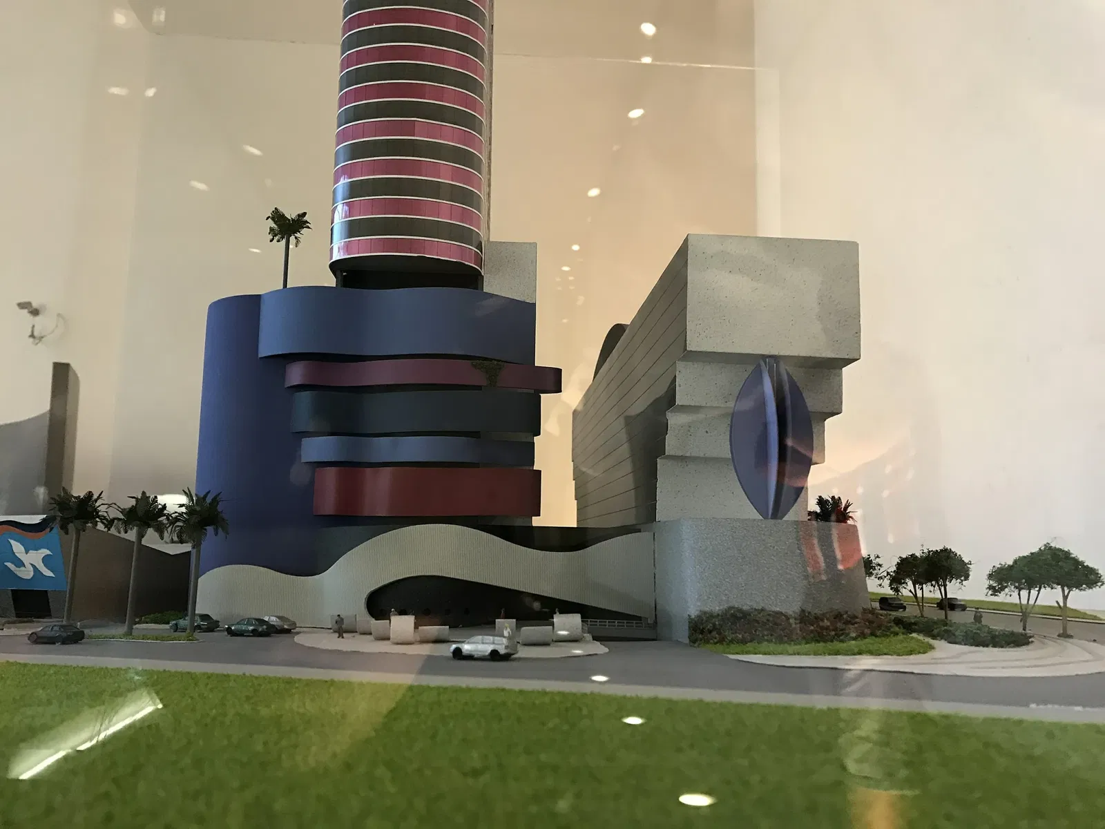 Tomie Ohtake Cultural Institute