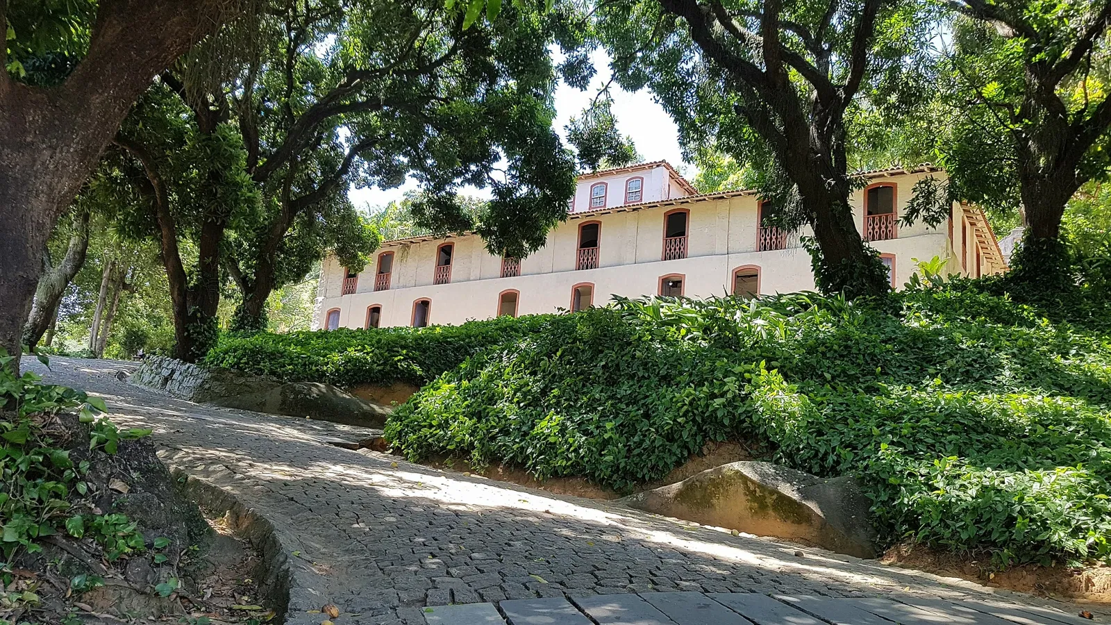 Monjardim Manor House