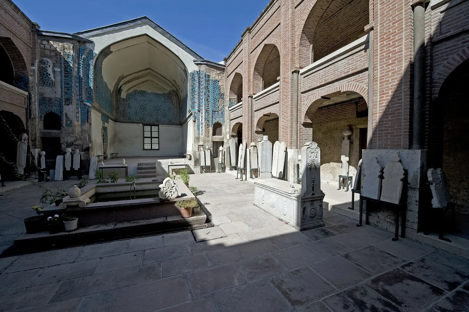 Sırçalı Medrese