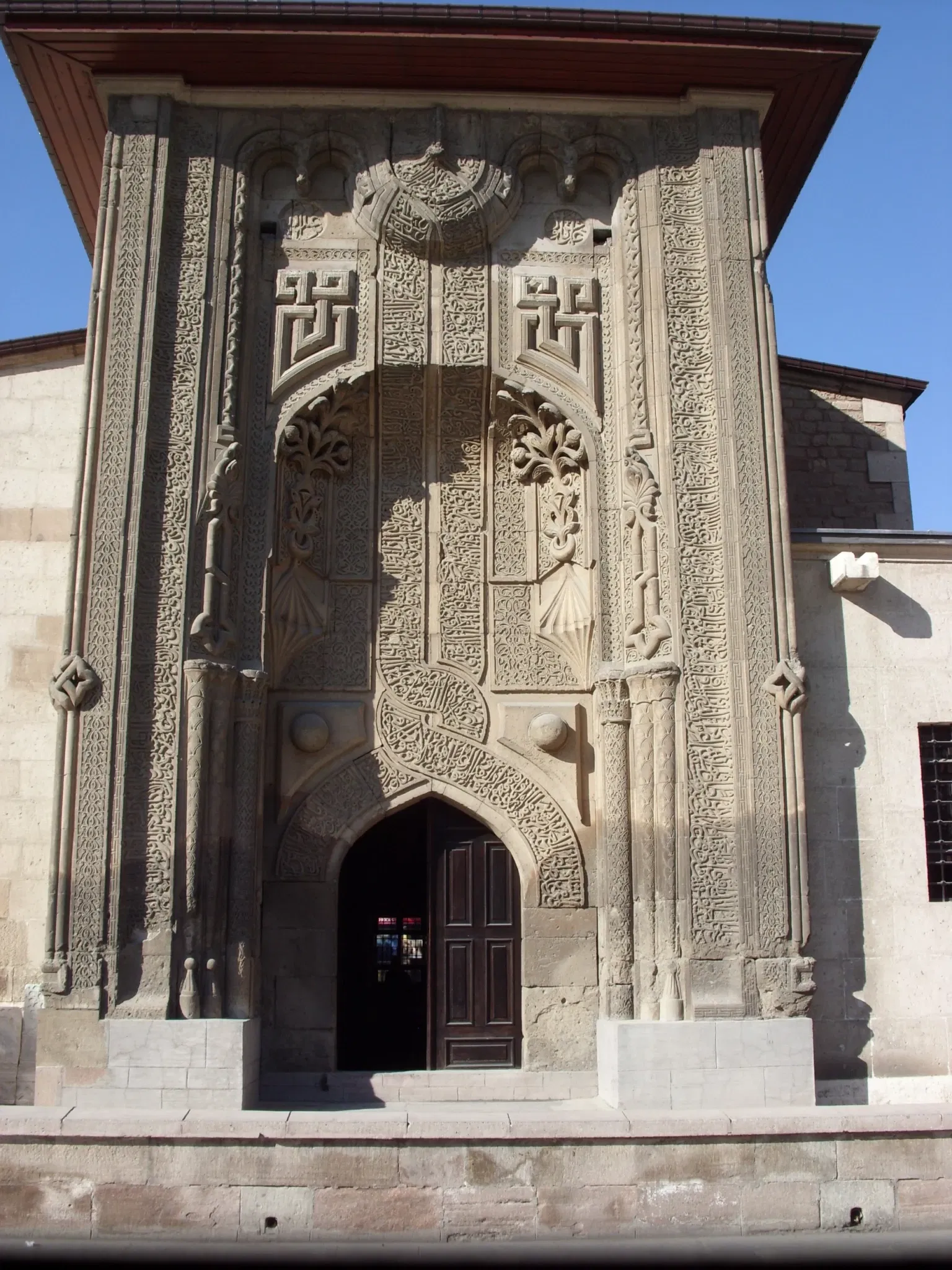İnce-Minareli-Medrese