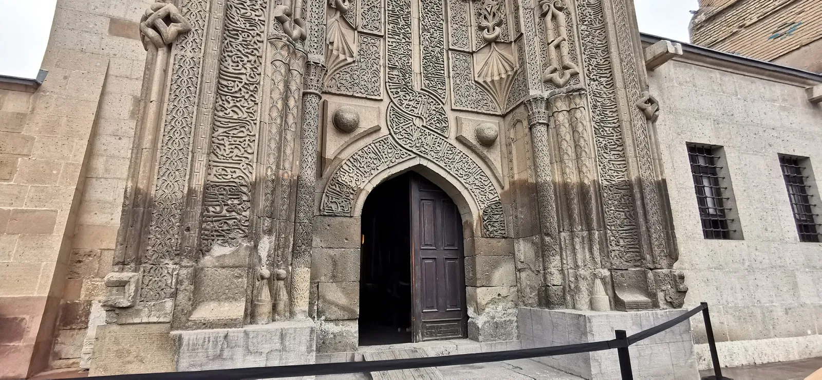 İnce-Minareli-Medrese