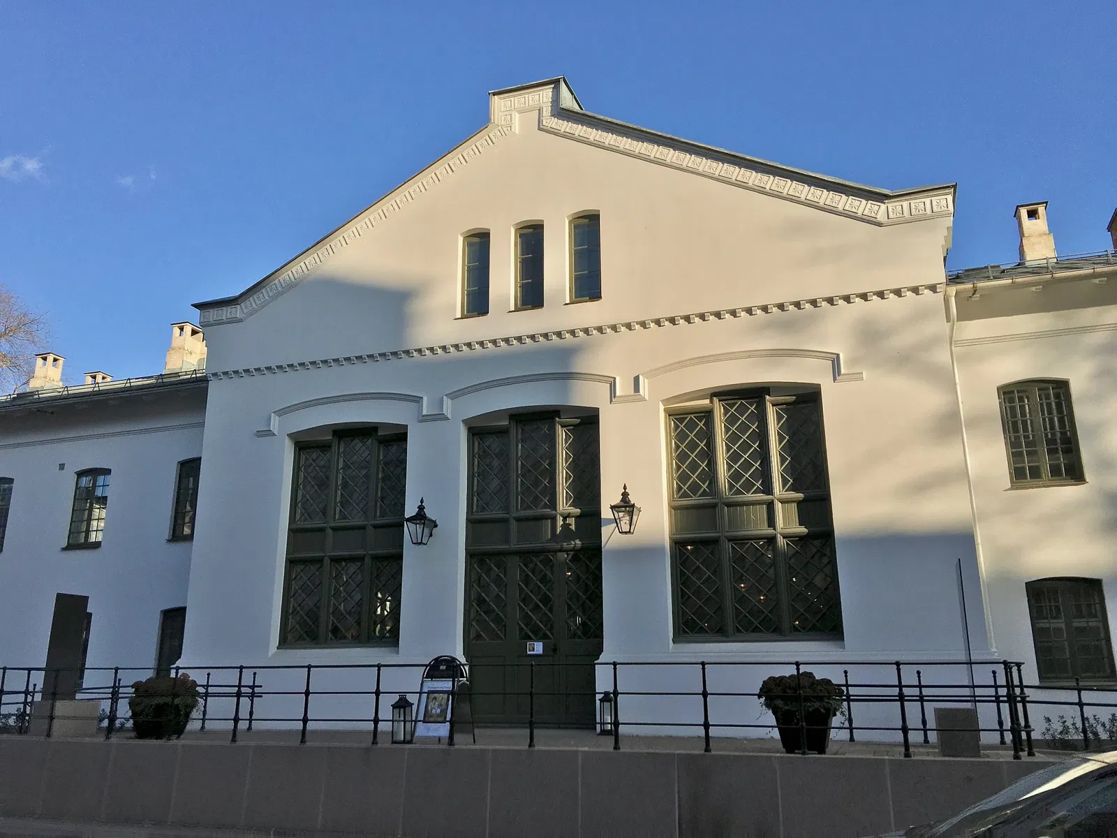 The Queen Sonja Art Stable