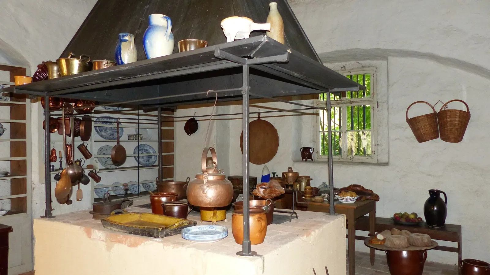 Tiefurt Mansion and Park