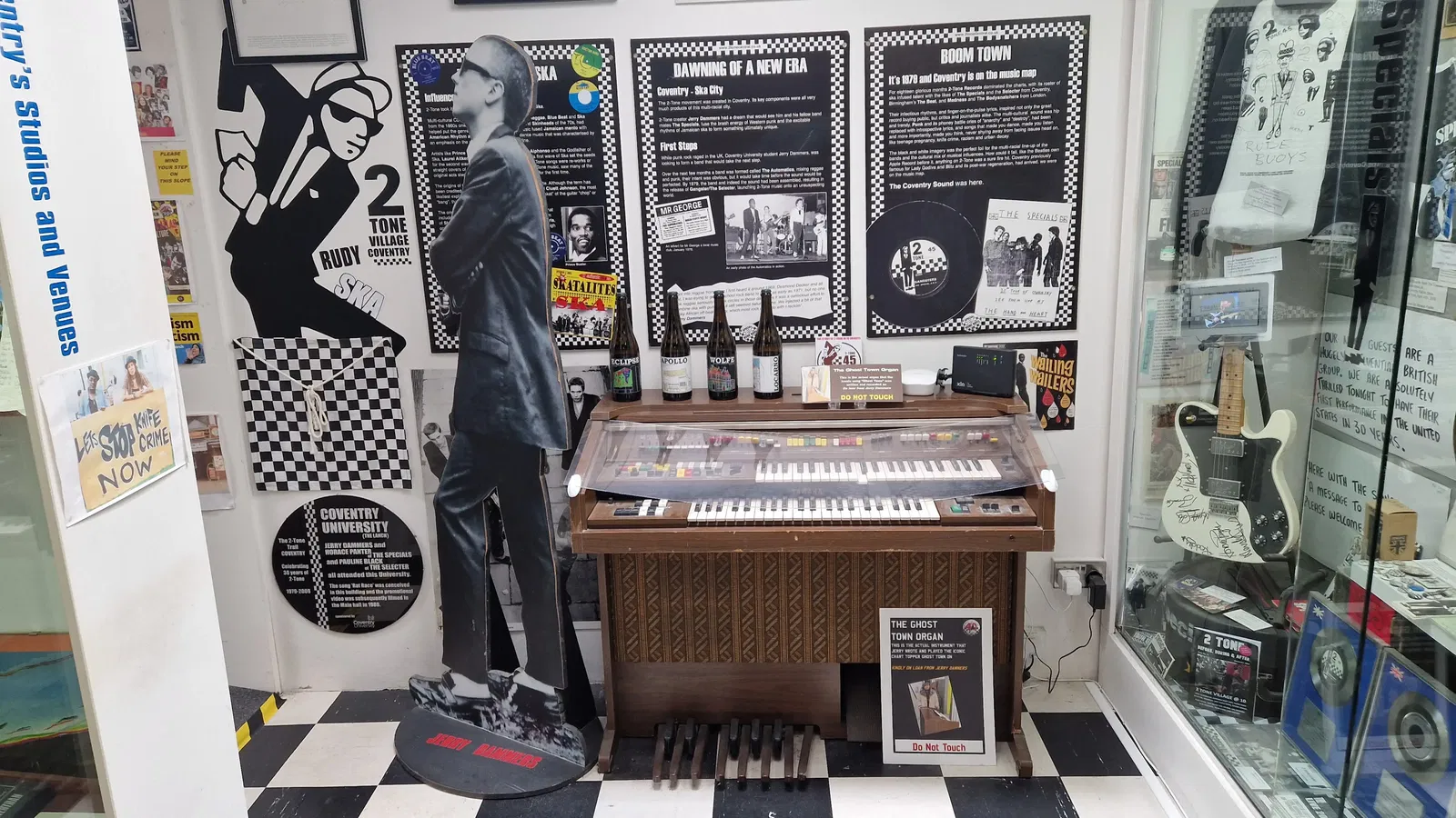 The Coventry Music Museum • Neil Arthur