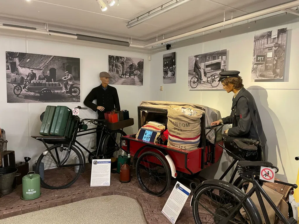 Expositie 100 jaar fietsend Nederland