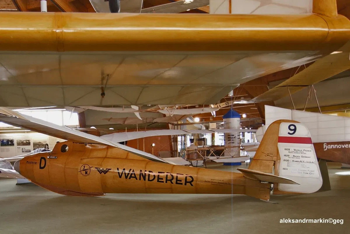 Deutsches Segelflugmuseum mit Modellflug Wasserkuppe