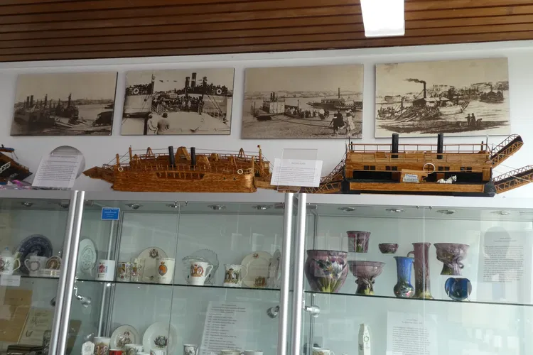 Torpoint Archives