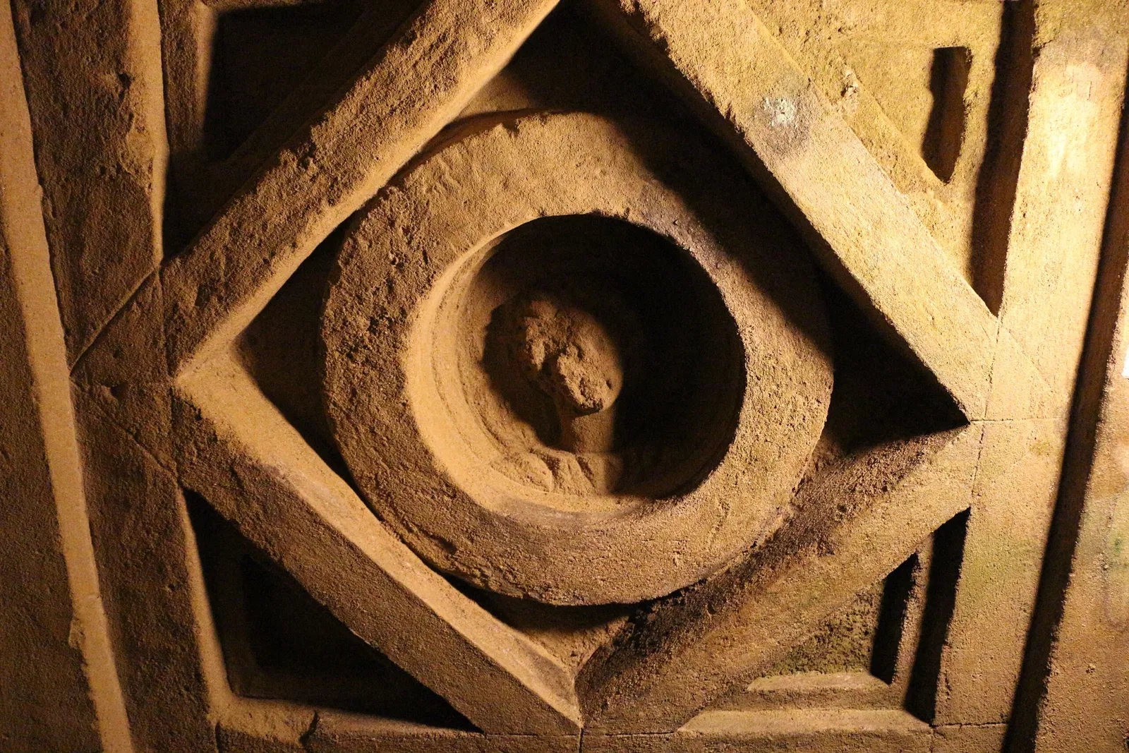 Ipogeo dei Volumni e necropoli del Palazzone