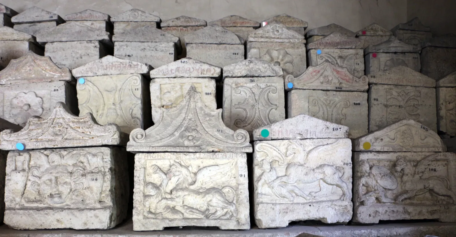 Ipogeo dei Volumni e necropoli del Palazzone