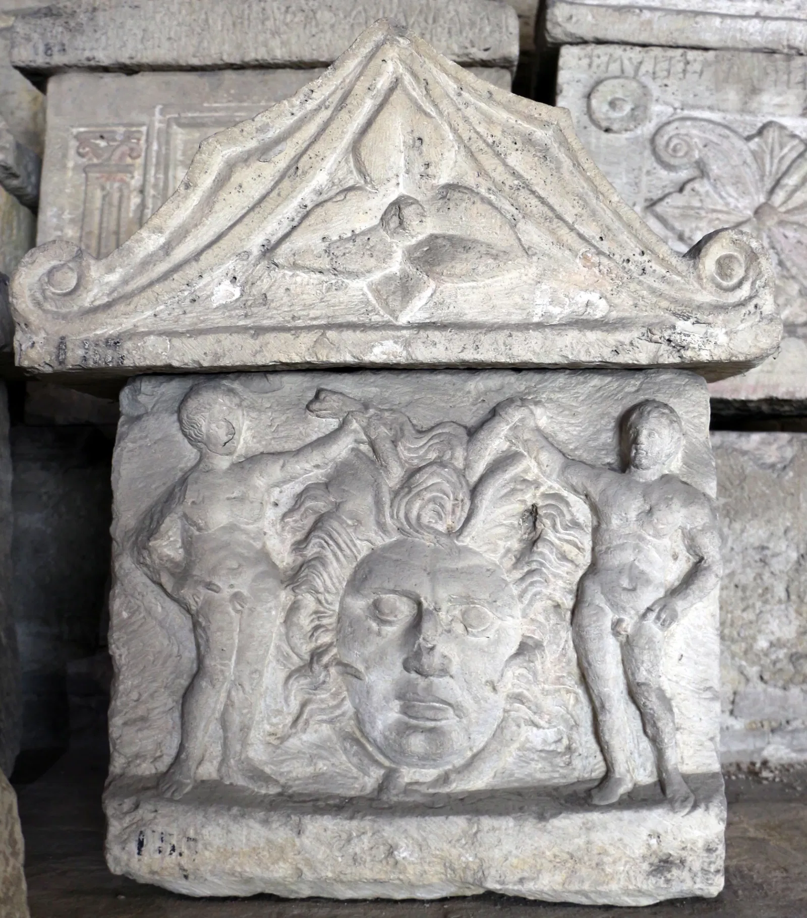 Ipogeo dei Volumni e necropoli del Palazzone