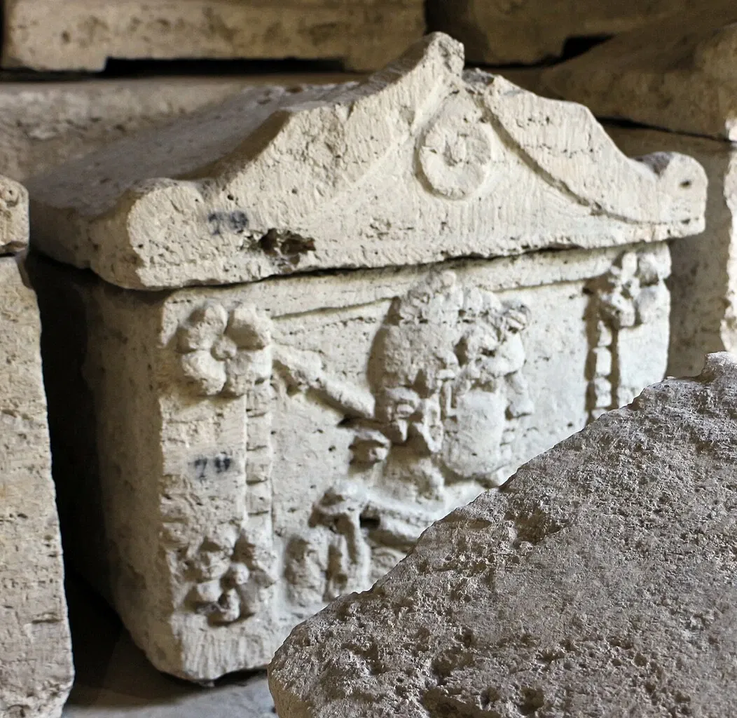 Ipogeo dei Volumni e necropoli del Palazzone