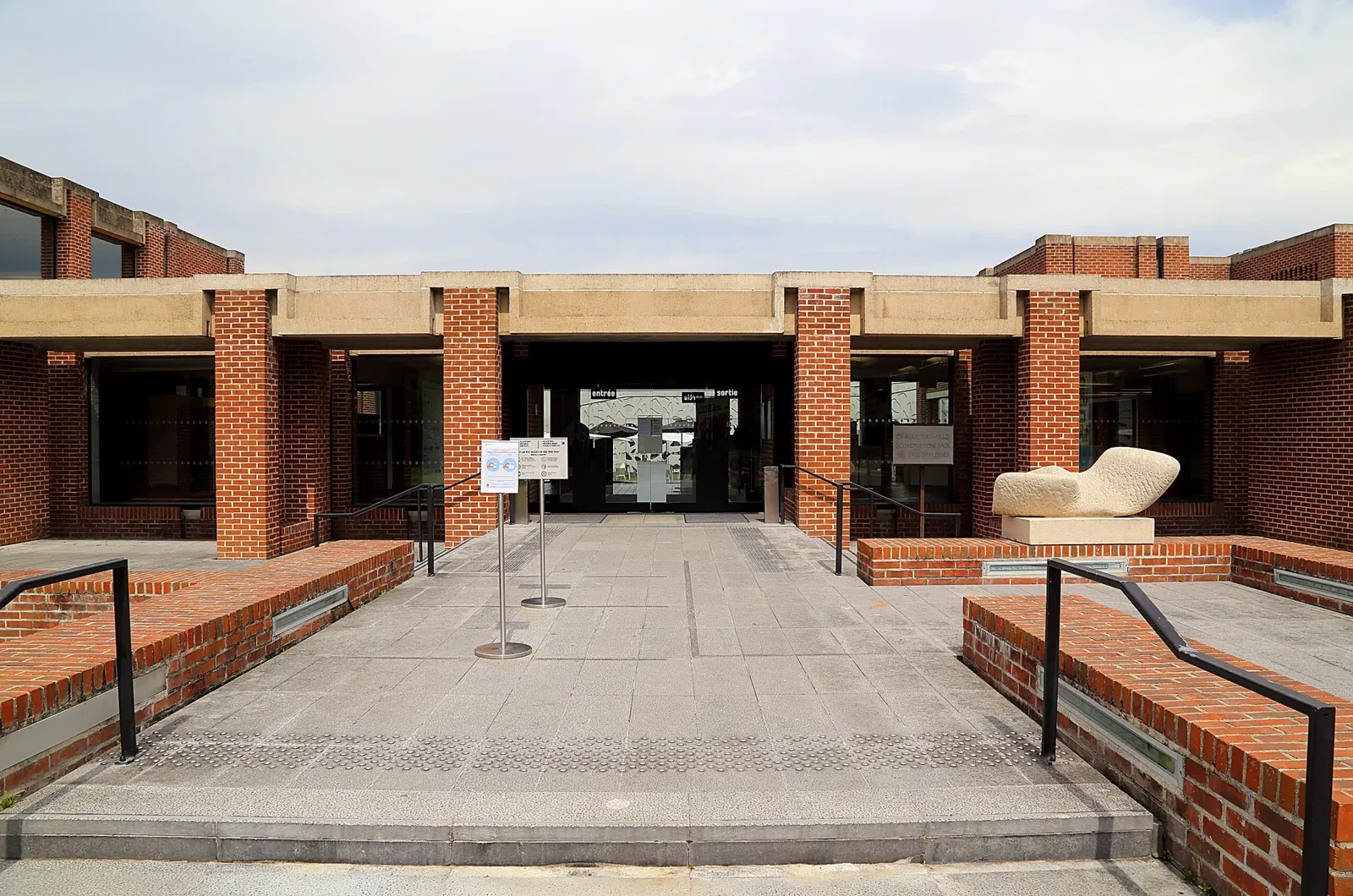 Lille Métropole Museum of Modern, Contemporary and Outsider Art