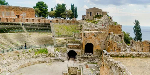 Gesti scolpiti: Jago a Taormina