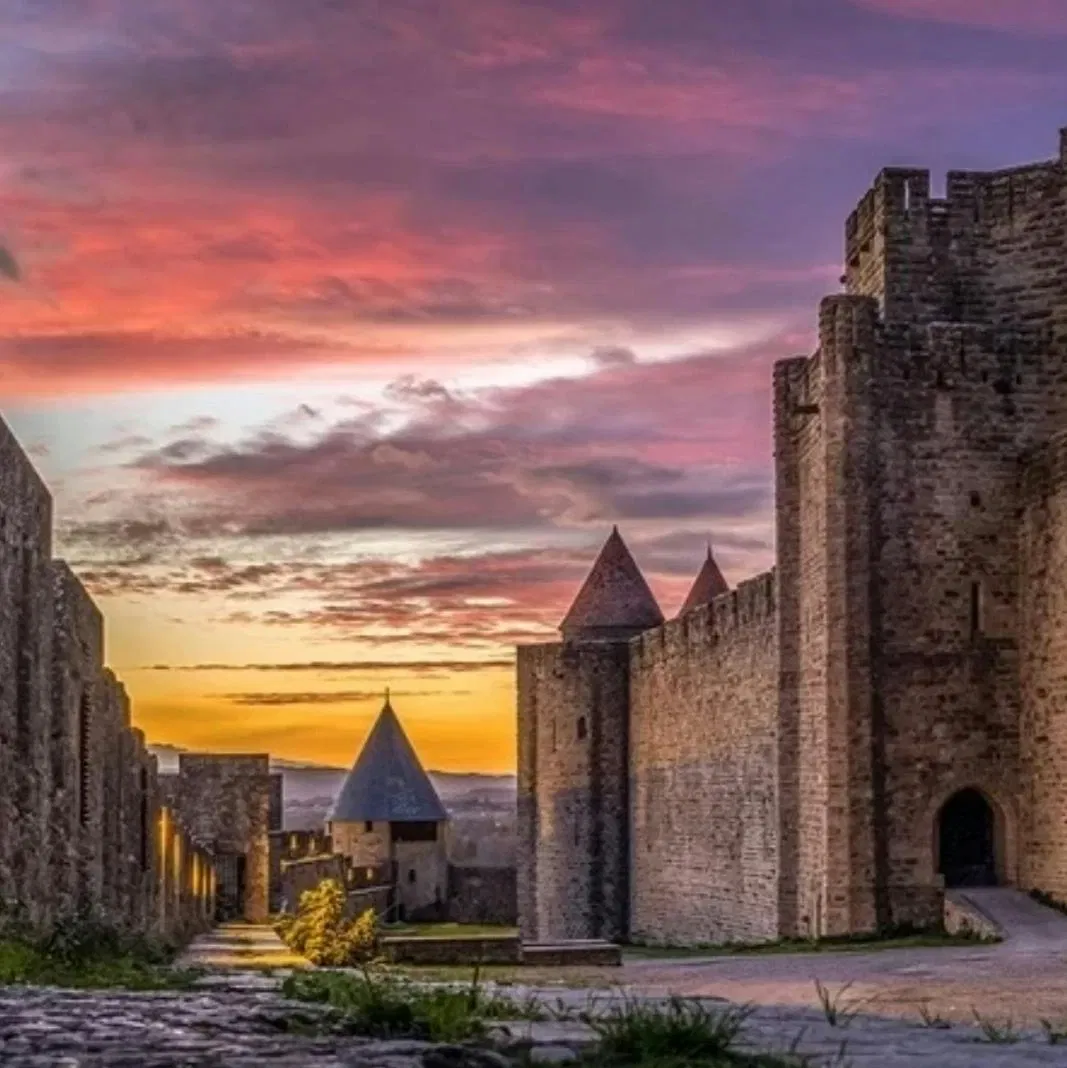 La Ciudad, Momentos Suspendidos