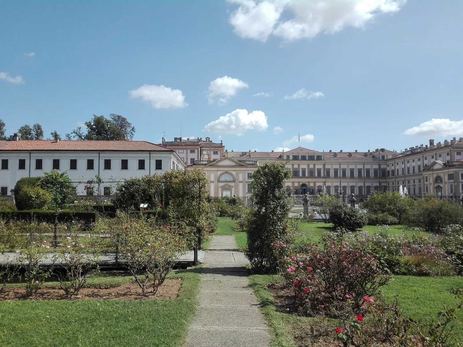 Niso Fumagalli Rose Garden