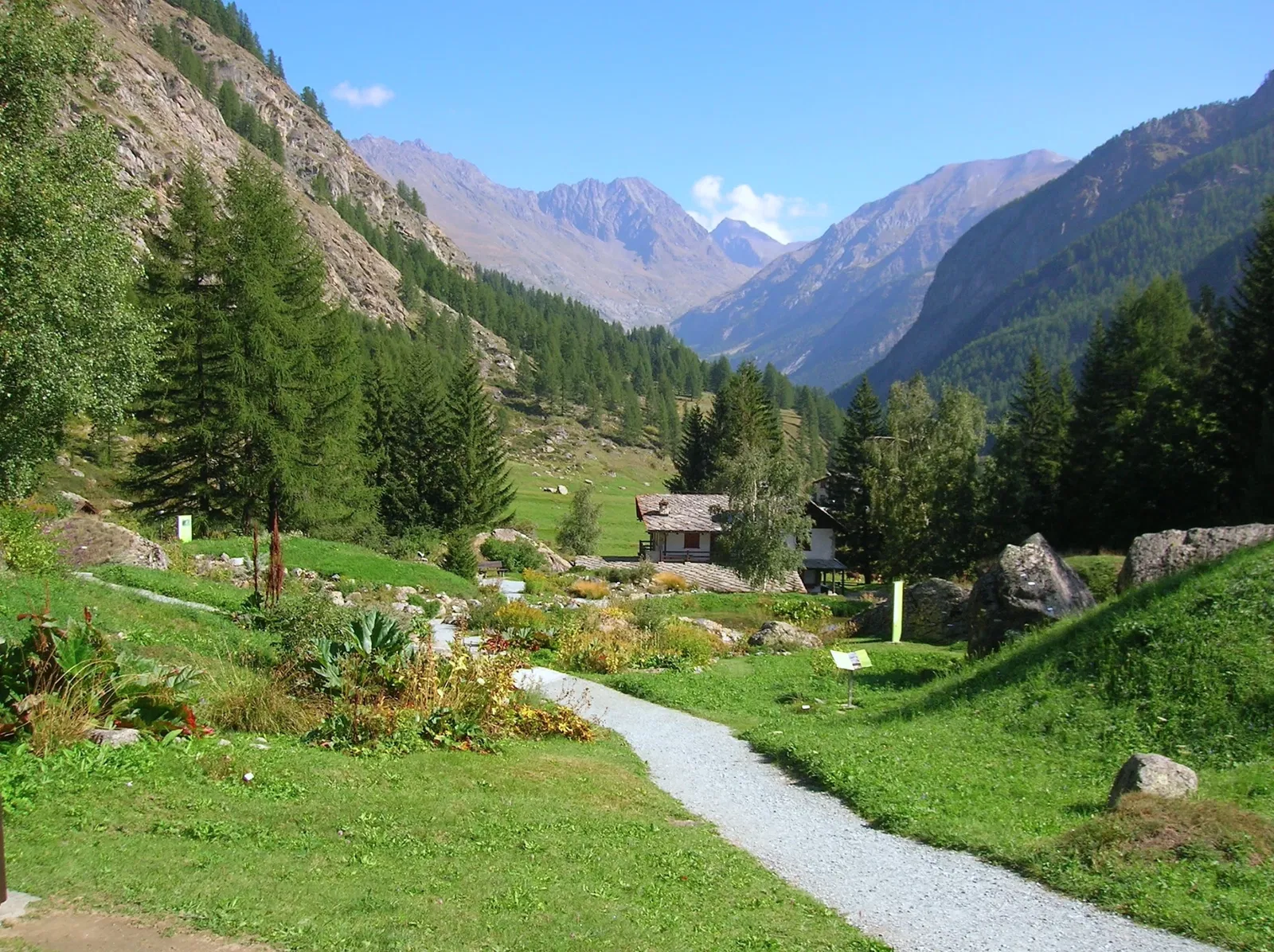 Giardino Botanico Alpino Paradisia