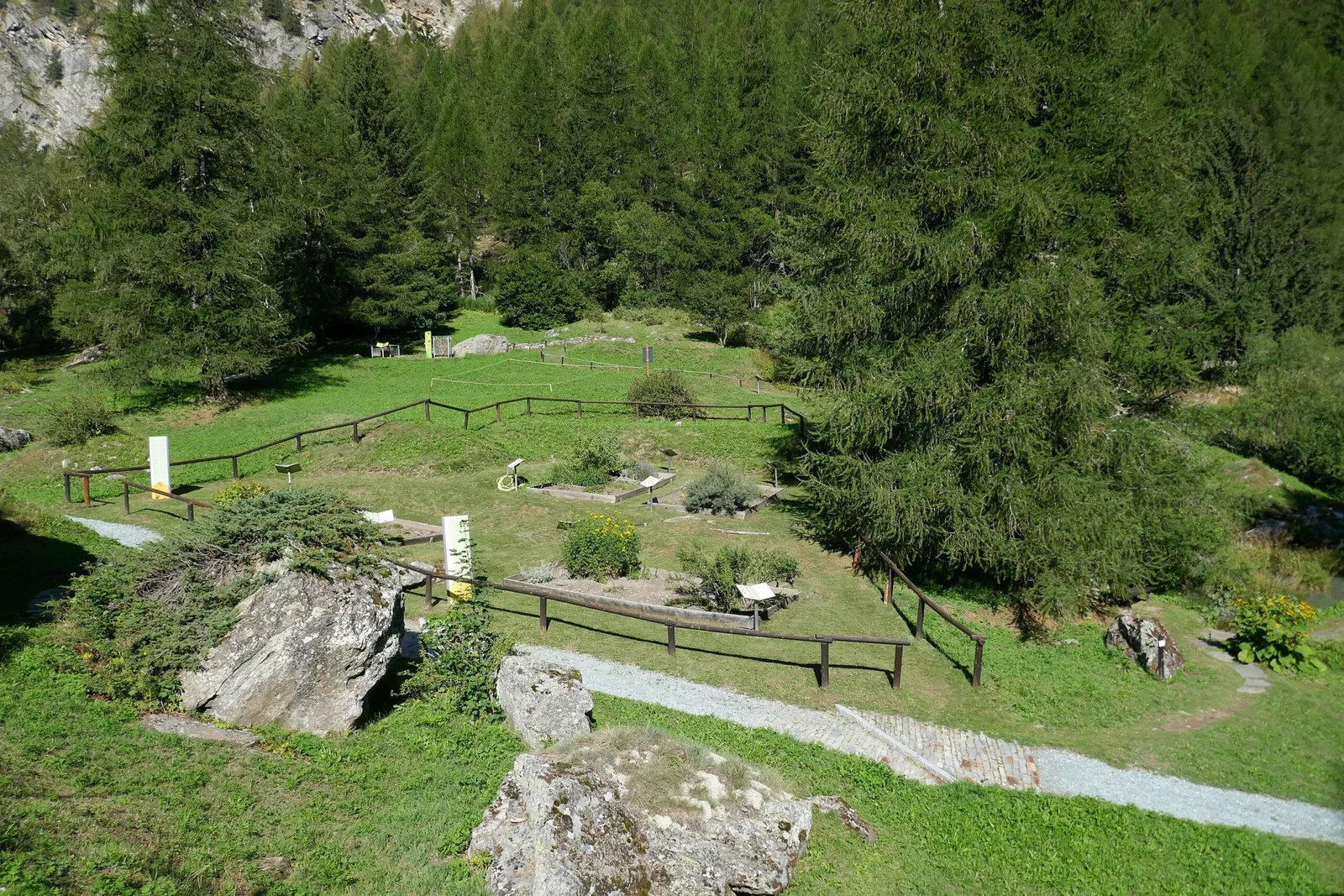 Paradisia Alpine Botanical Garden