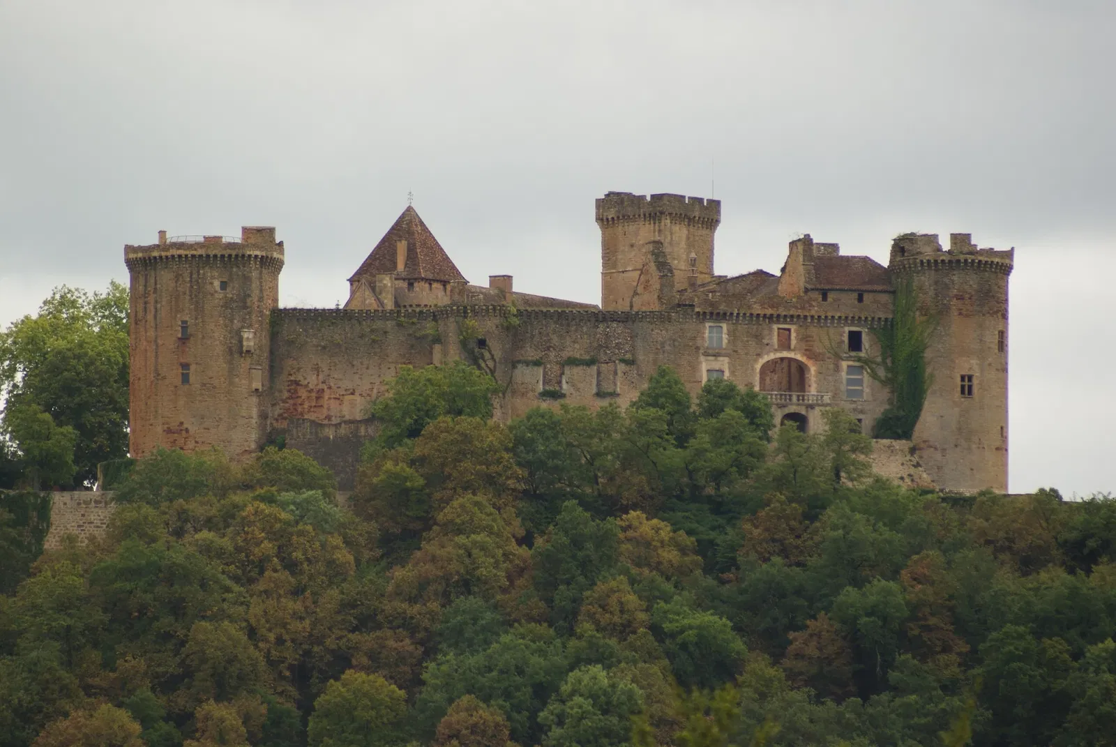 Castelnau-Bretenoux Castle