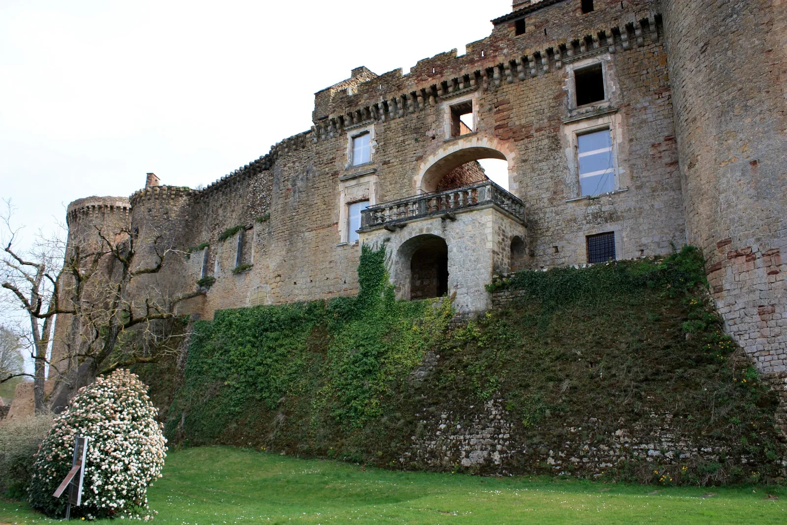 Castelnau-Bretenoux Castle