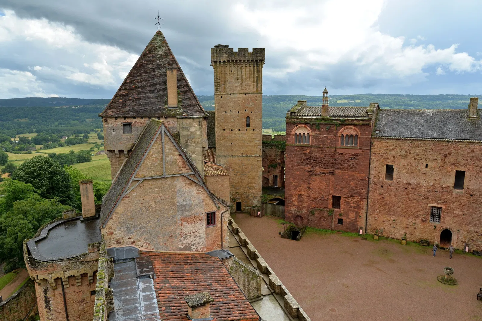 Castelnau-Bretenoux Castle