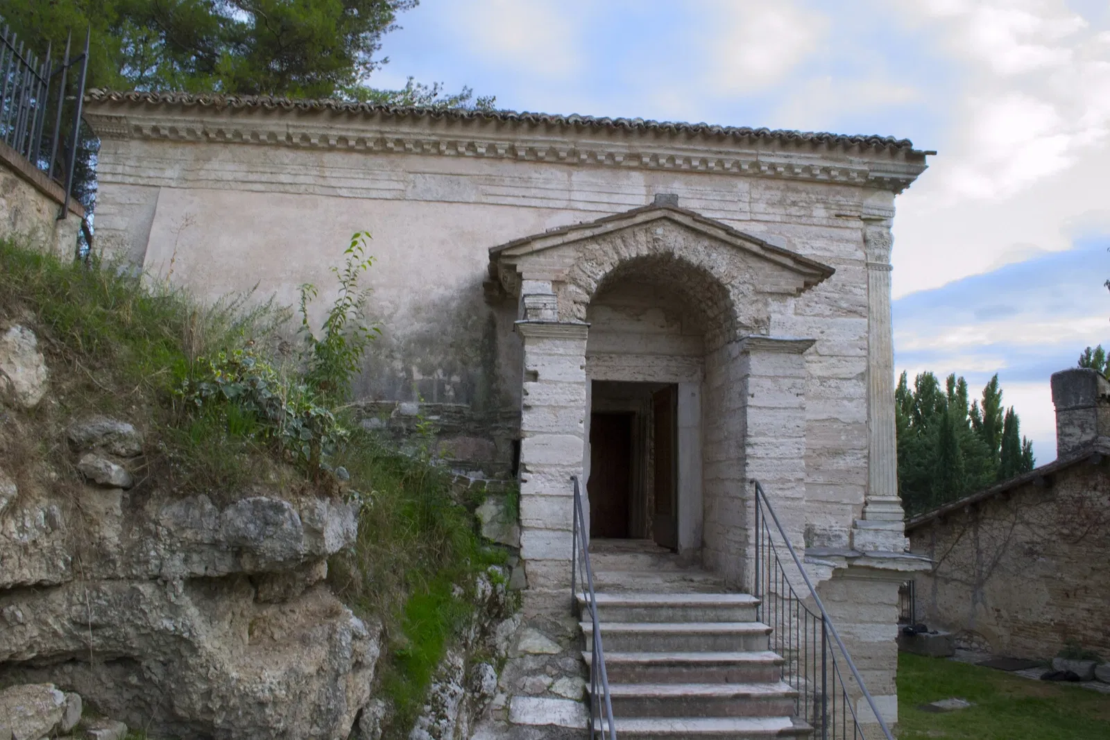 Tempietto del Clitunno