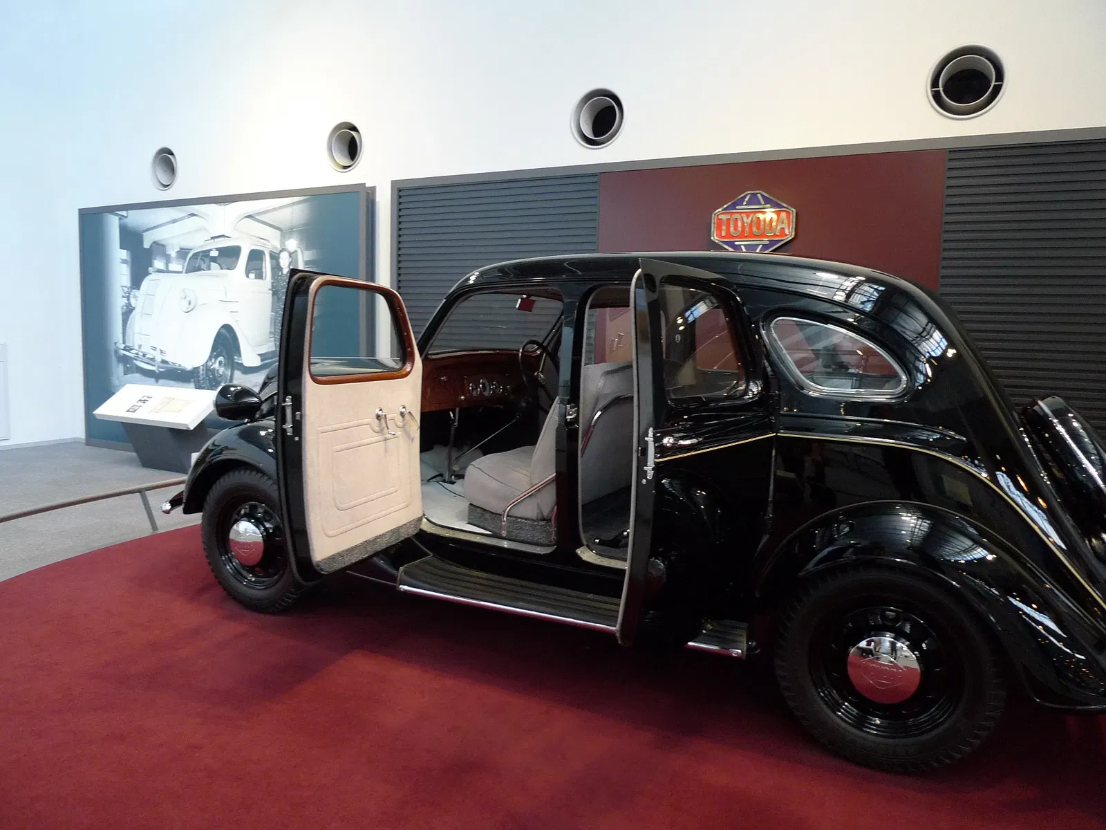 Toyota Commemorative Museum of Industry and Technology