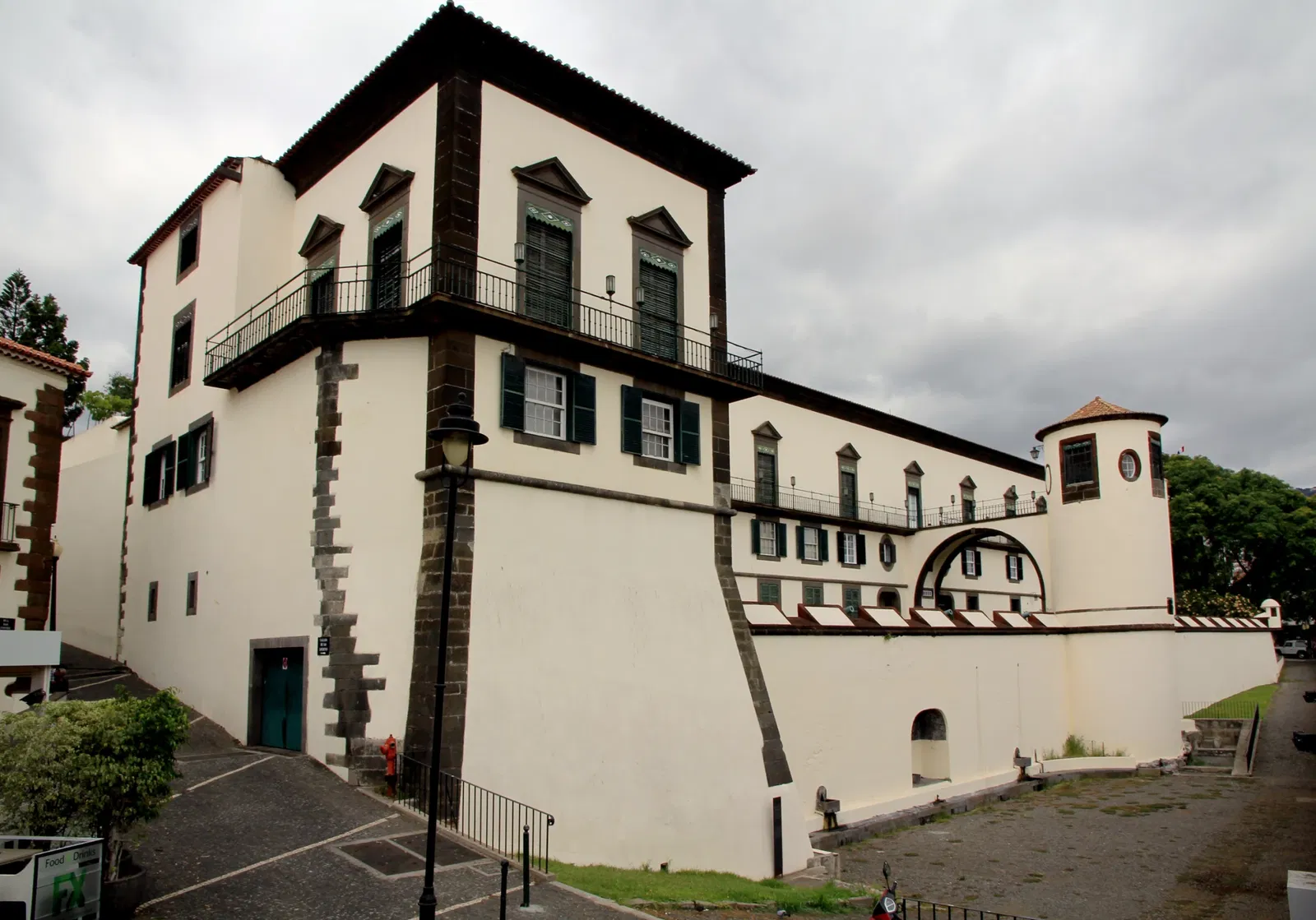 São Lourenço Palace Museum
