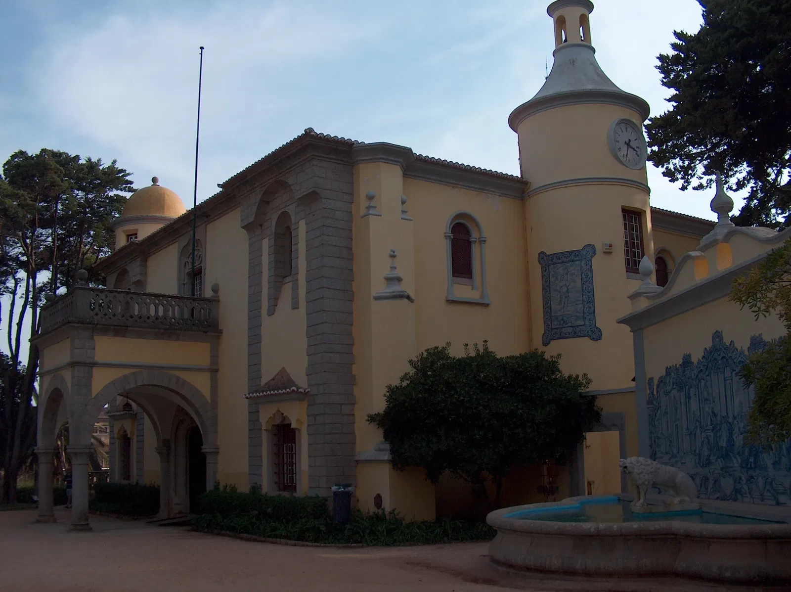 Museu Condes de Castro Guimarães