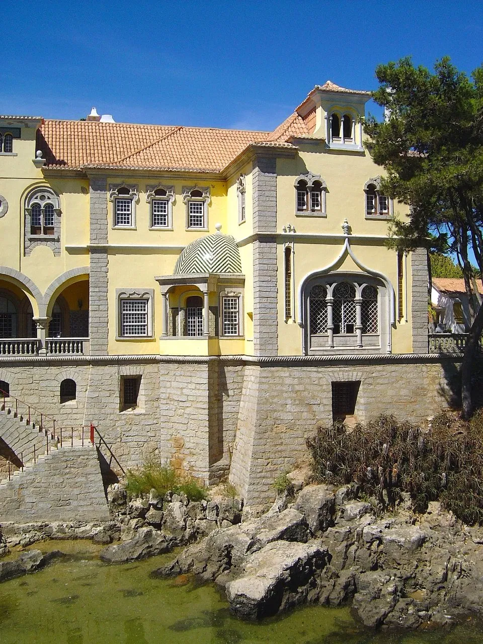Museu Condes de Castro Guimarães