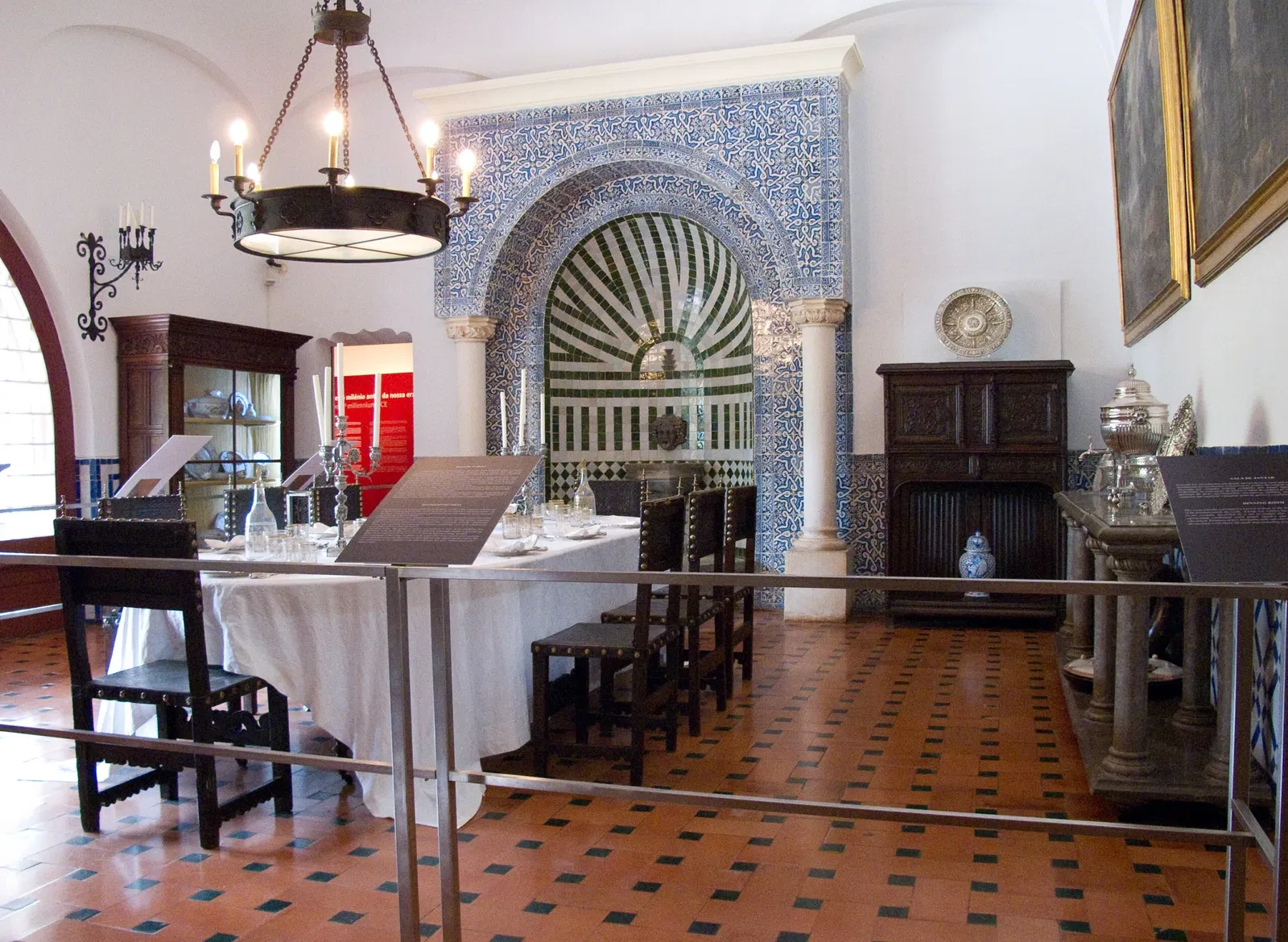 Museu Condes de Castro Guimarães