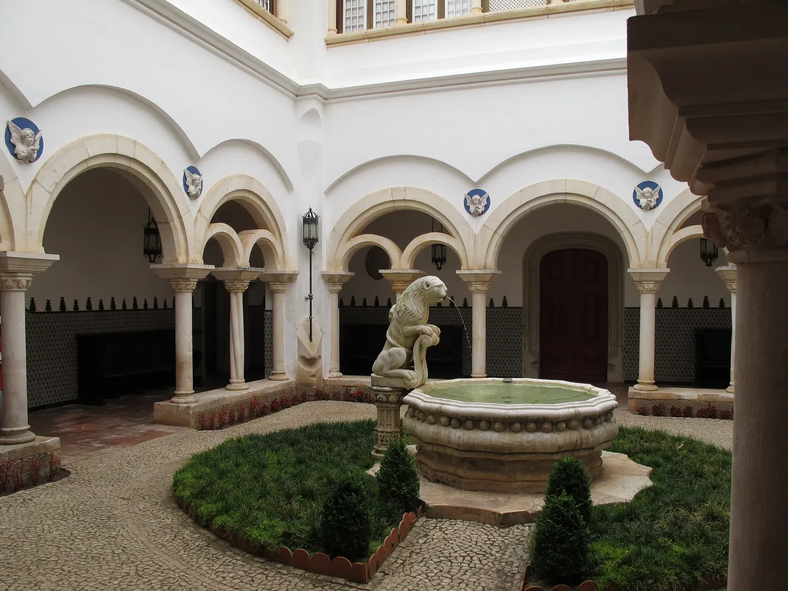 Museu Condes de Castro Guimarães