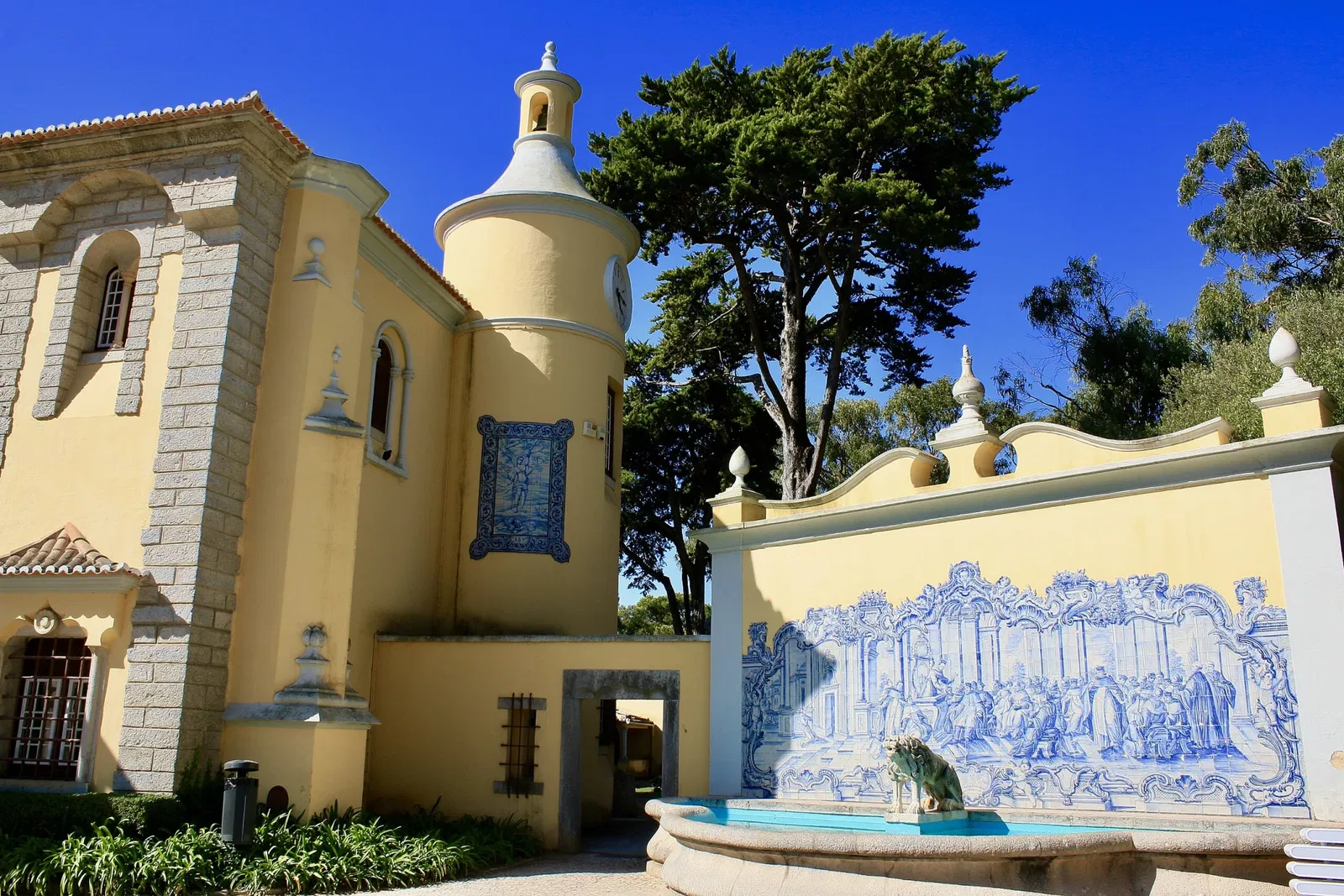 Museu Condes de Castro Guimarães