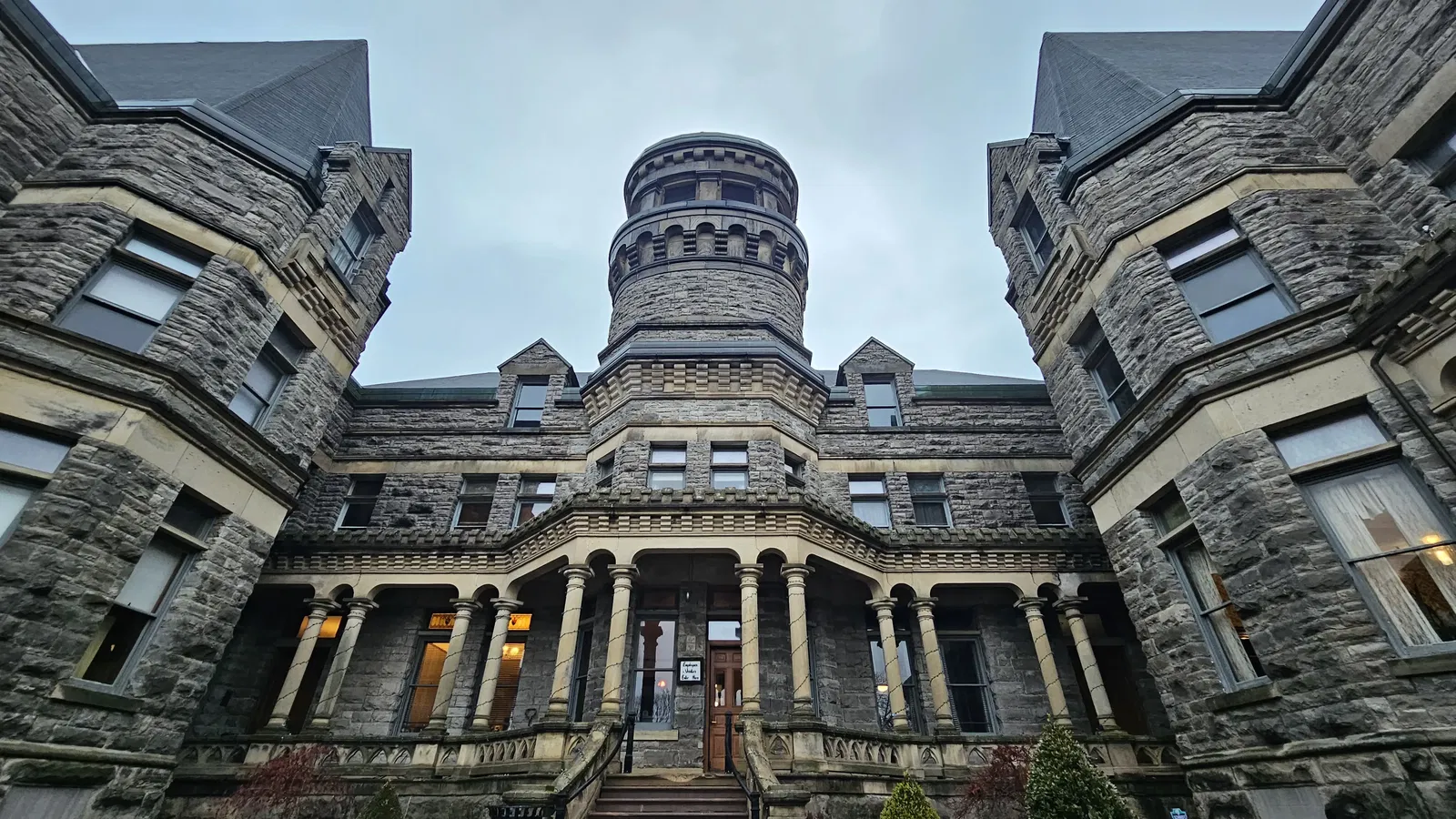 Ohio State Reformatory • Evie