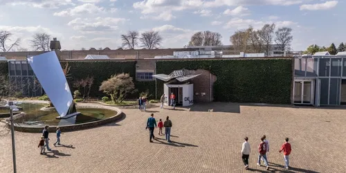 Tino Sehgal | This youiiyou