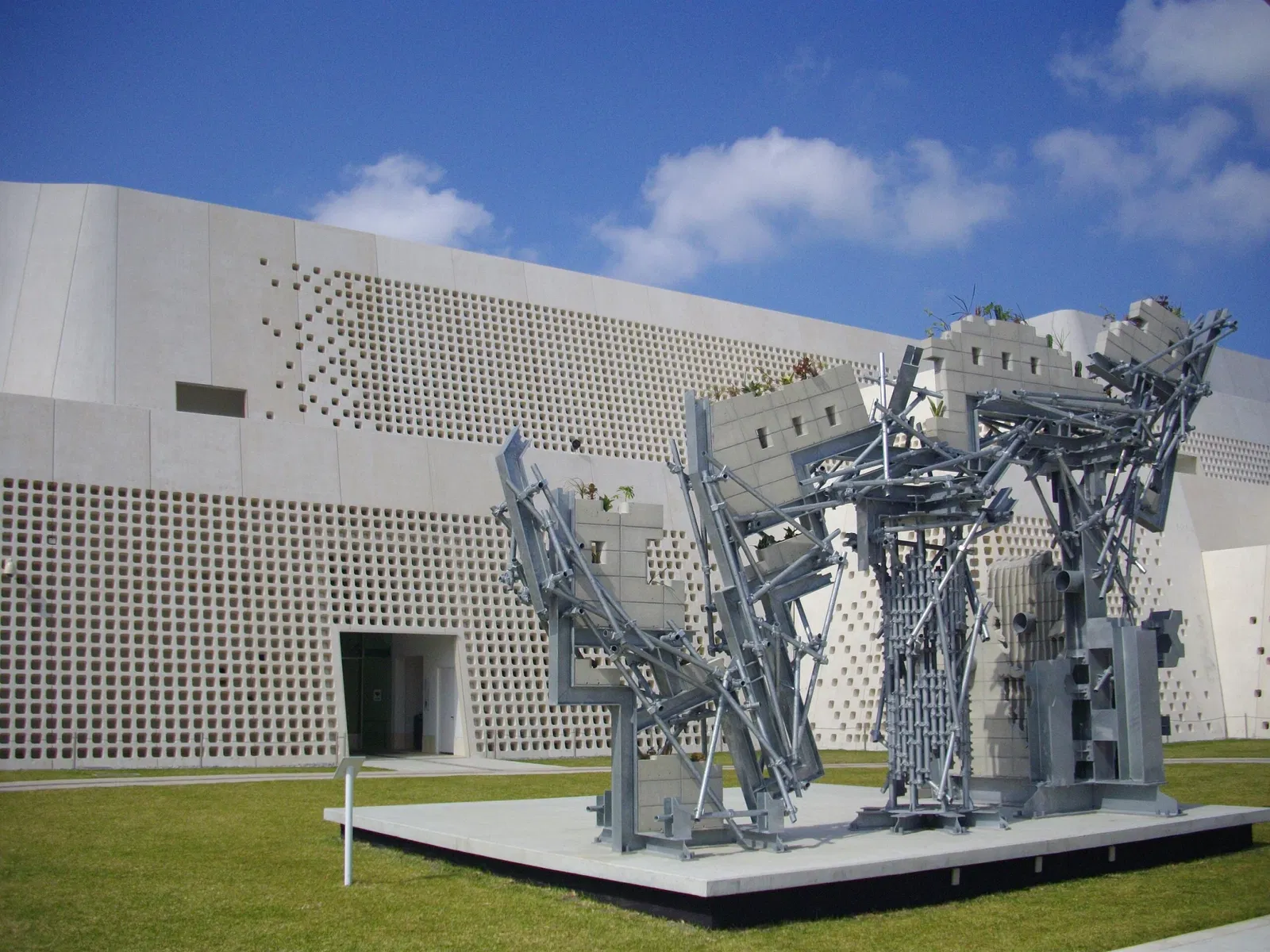 Okinawa Prefectural Museum & Art Museum