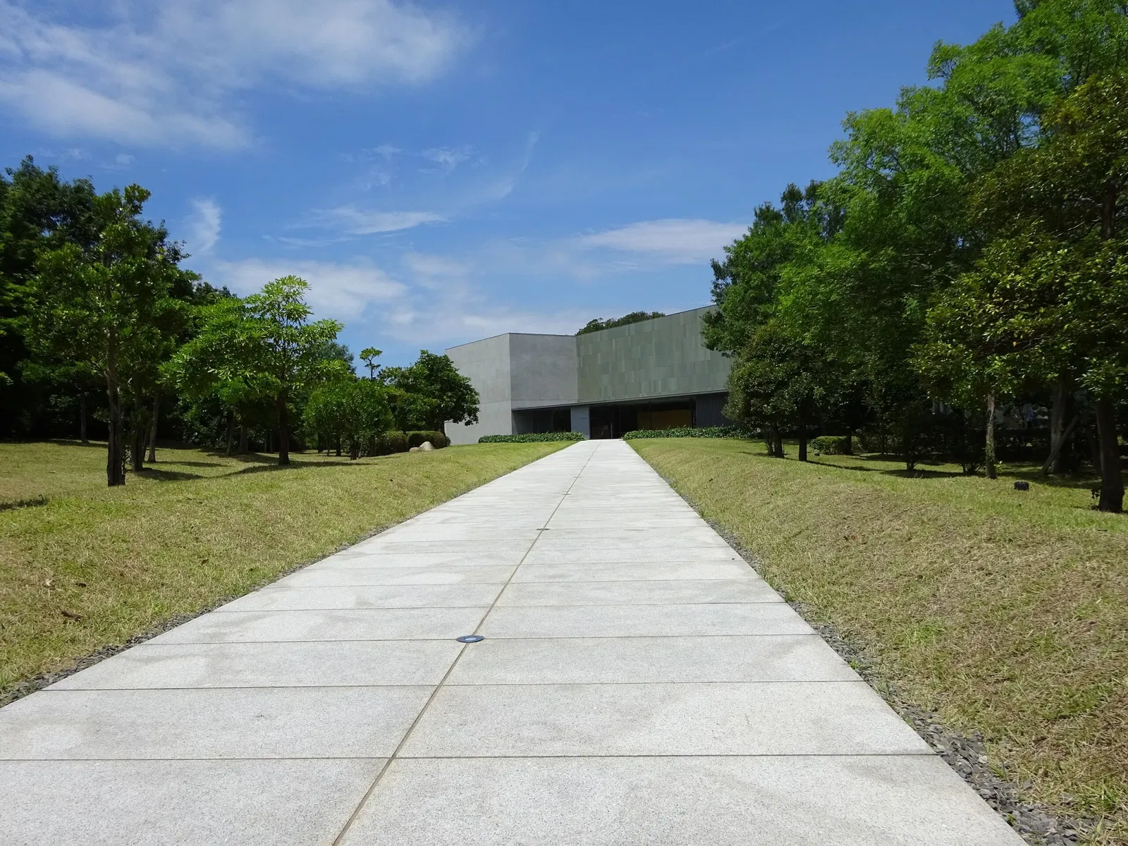 Kagawa Prefectural Higashiyama Kaii Setouchi Art Museum