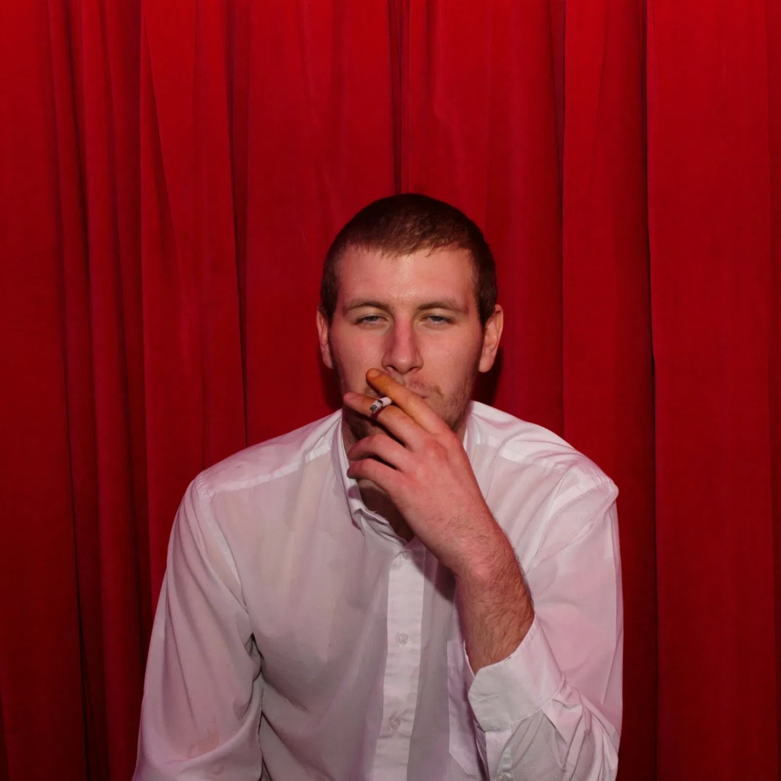 Geloof de hype niet: Ontdek het artwork van het debuutalbum van Arctic Monkeys