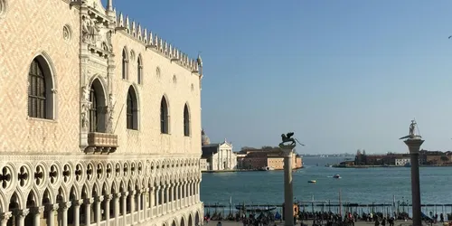 Bizhan Bassiri: Principe - Il Nottambulo del Pensiero Magmatico