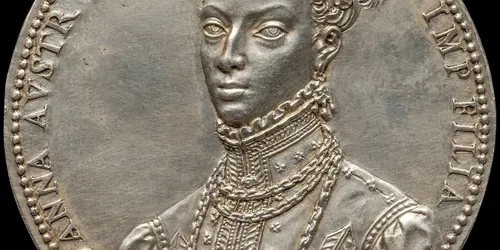 Testa e spalle: Monete alla moda