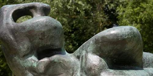 Henry Moore : la nature monumentale
